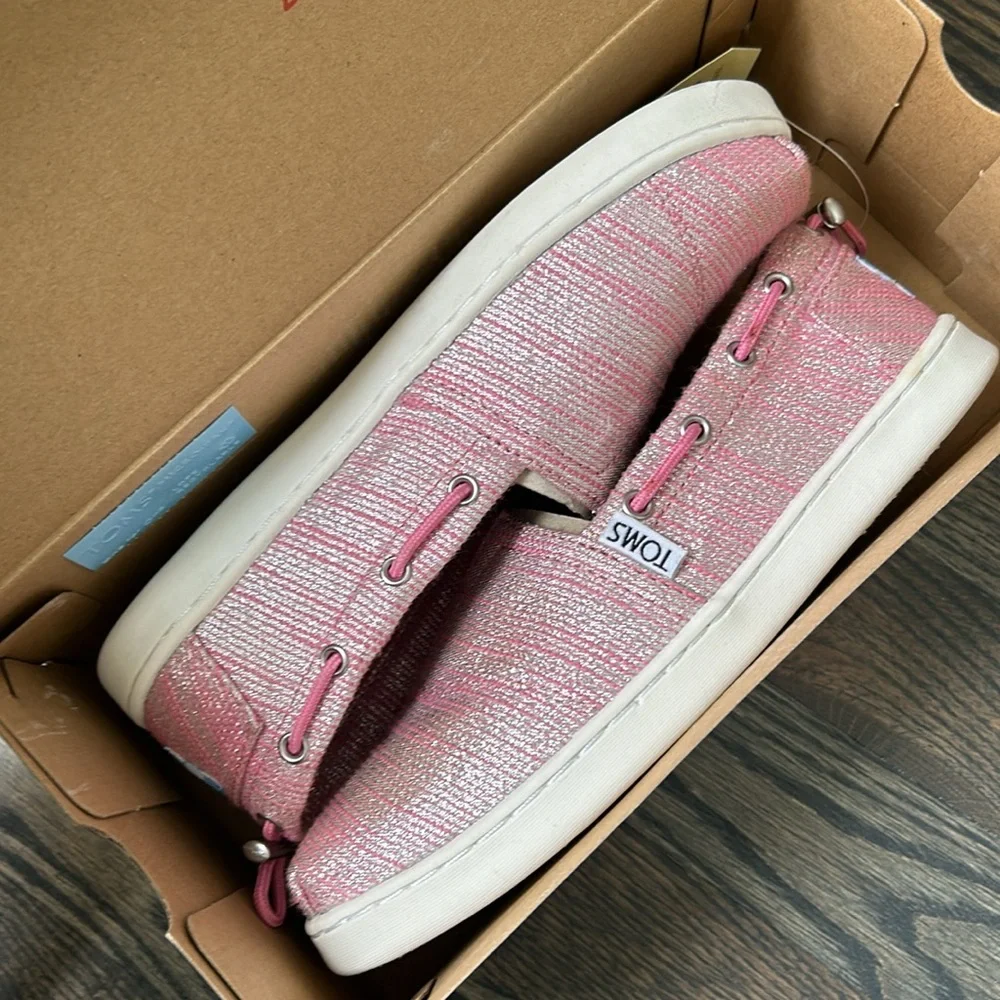 TOMS Bimini Peony Slubby Metallic Pink YOUTH 3 Girls Glam/Shimmery/ Glitter Boat